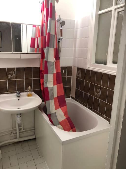 Beau Appartement,Proche De Metro Paris Luaran gambar